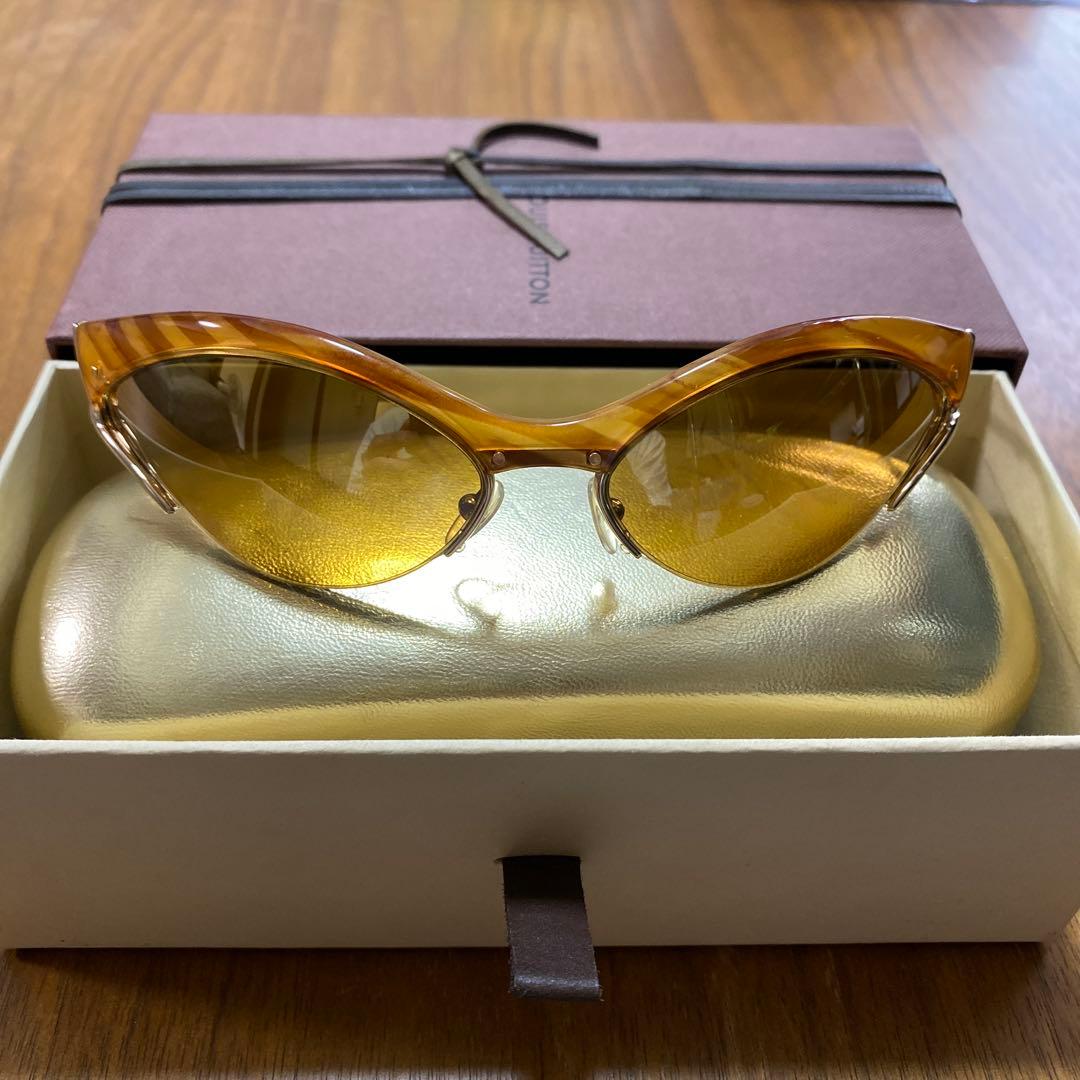 ルイヴィトン キャットアイサングラス M92408