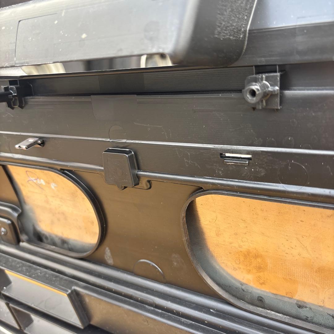 いすゞギガ純正クロームメッキグリル　中古品