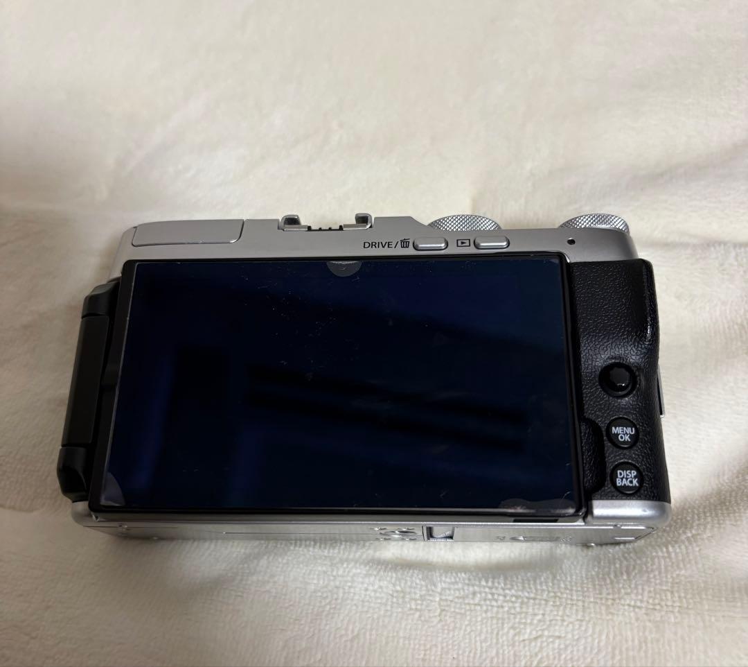 FUJIFILM X-A7 ミラーレスカメラ 本体