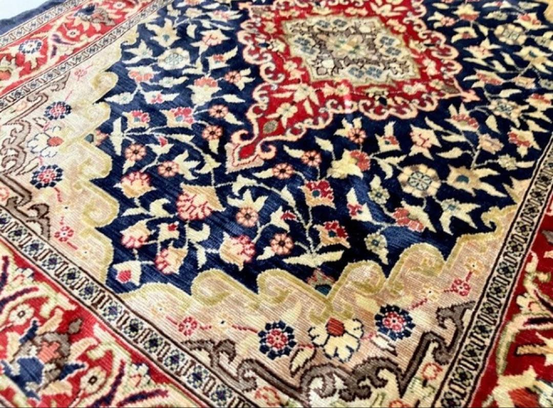 シルク絨毯　シルクラグ　ヘレケ絨毯　トルコ絨毯　カーペット