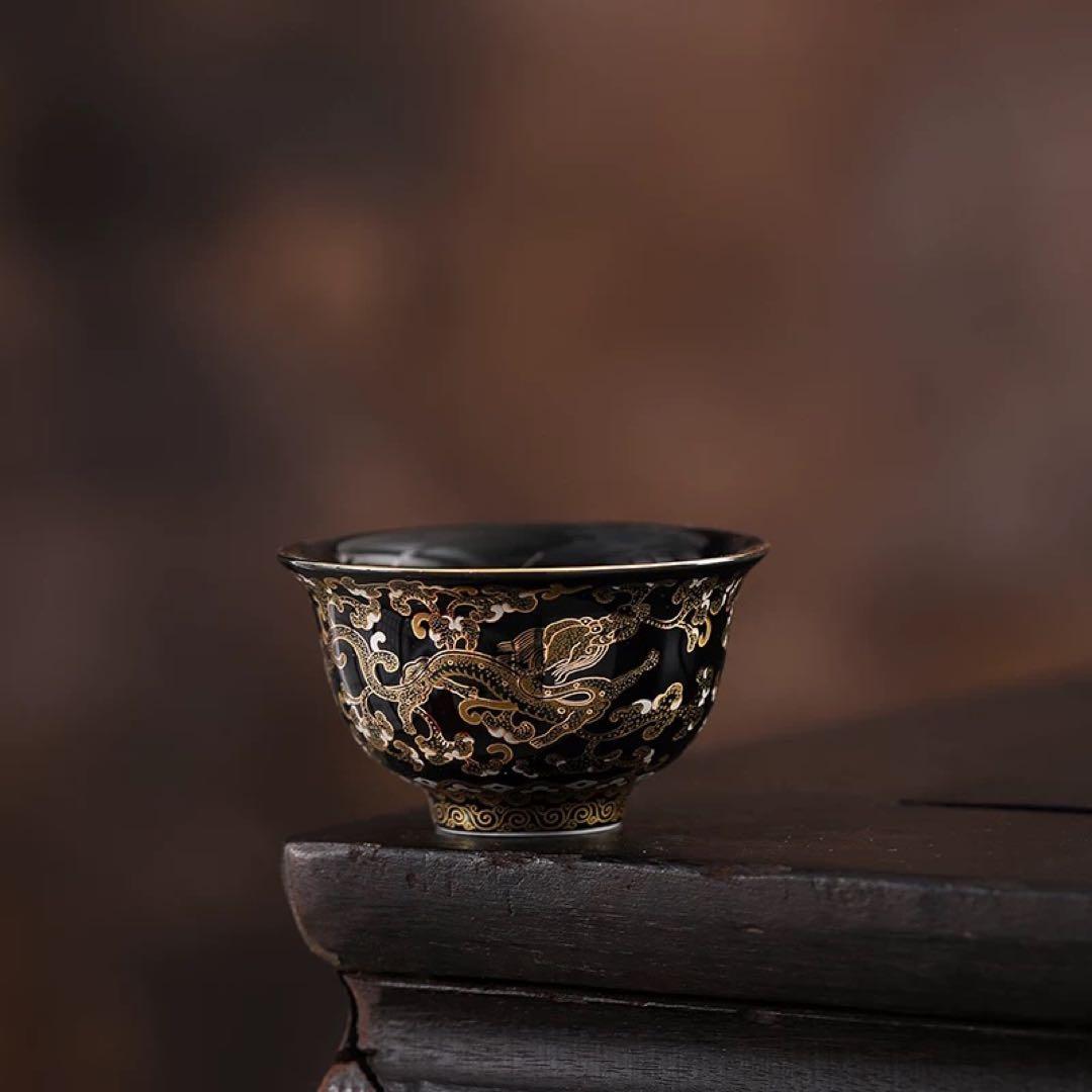 黒色金属製ボウル 金色模様