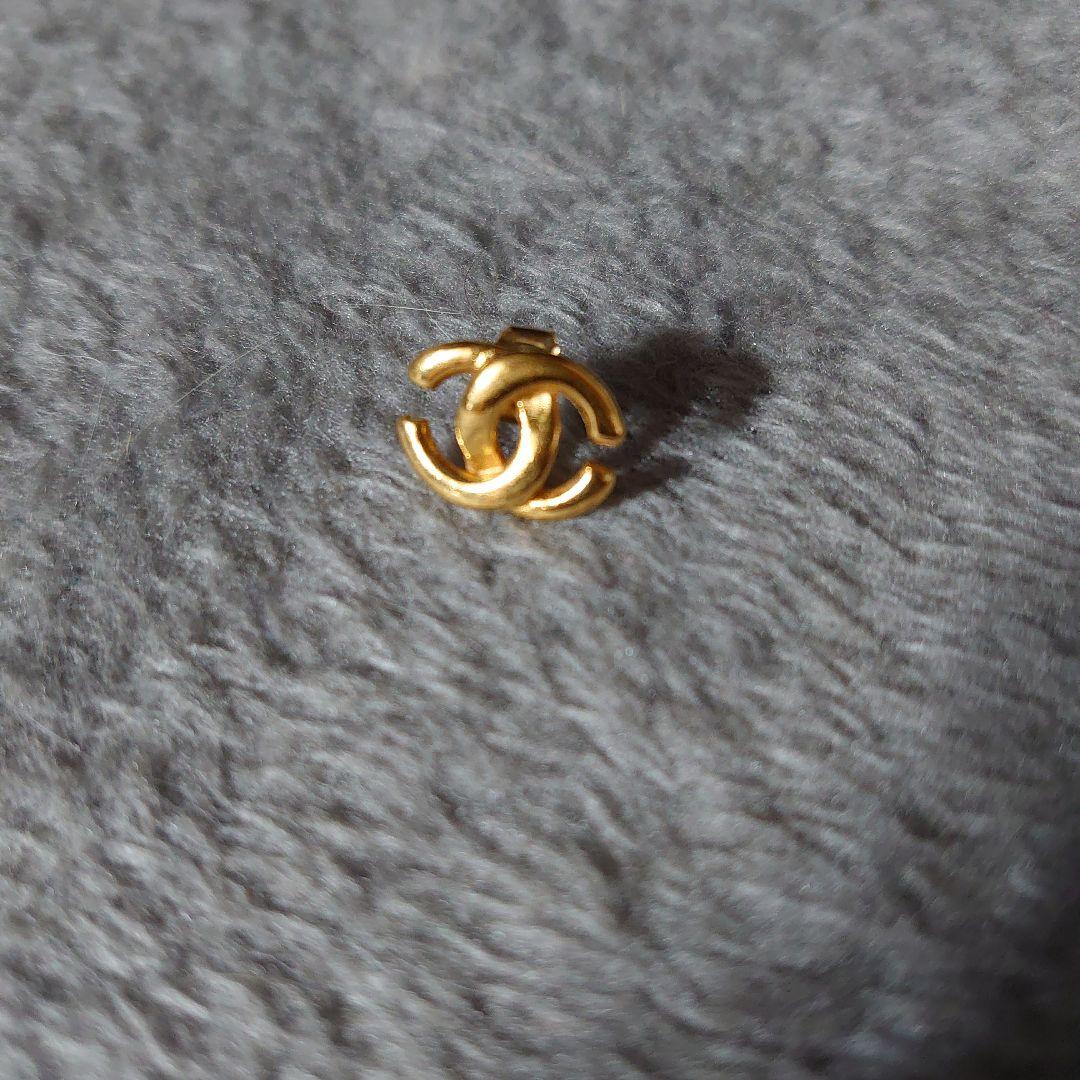 美品【片耳】 CHANEL ココマーク ピアス ゴールド　01 P 刻印あり