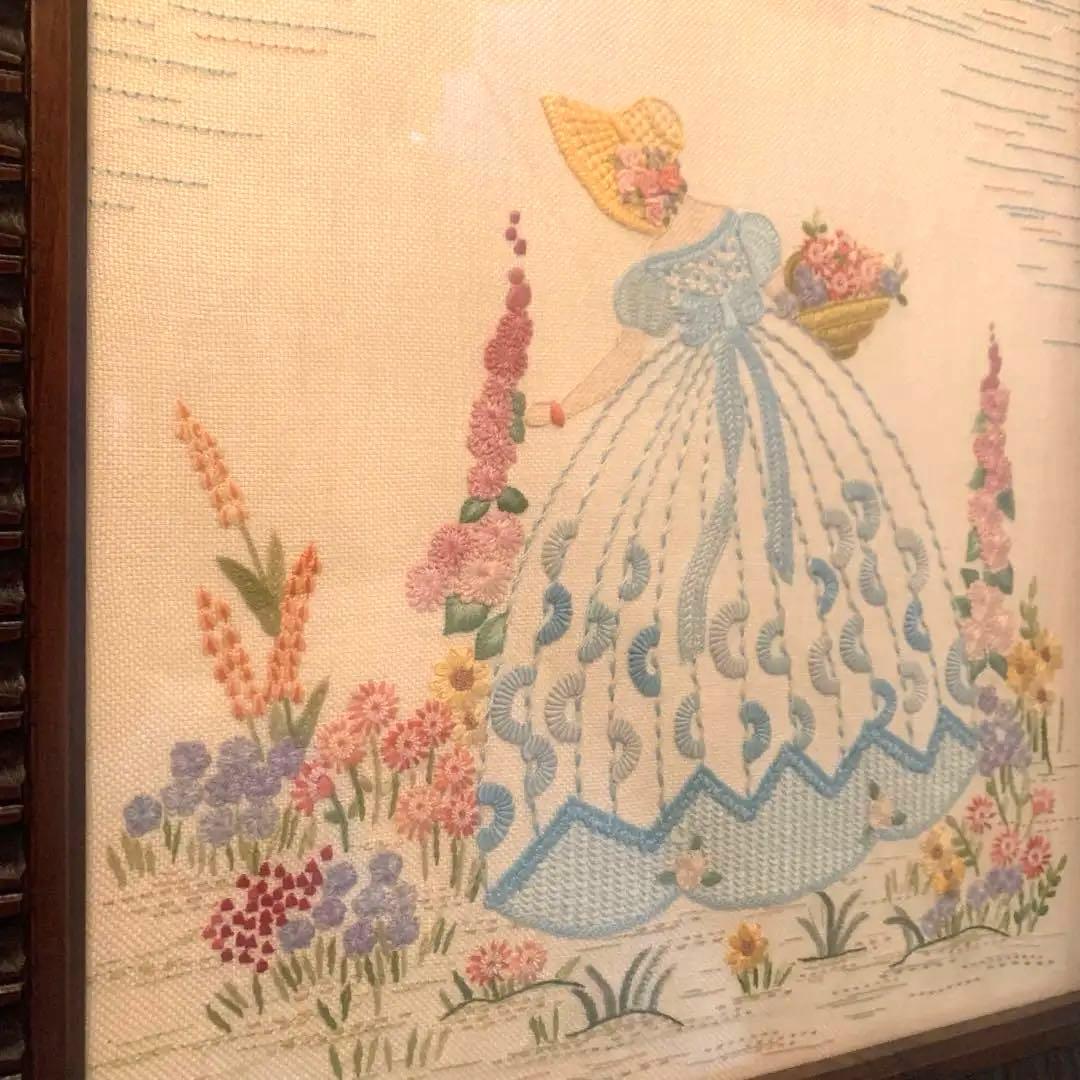 戸塚刺繍　⭐︎刺繍額絵　貴婦人　お花摘み