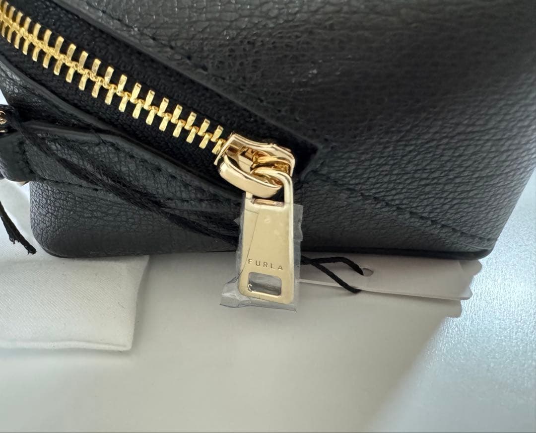 【新品未使用】FURLA ボディバッグ ブラック WE00197 袋付き