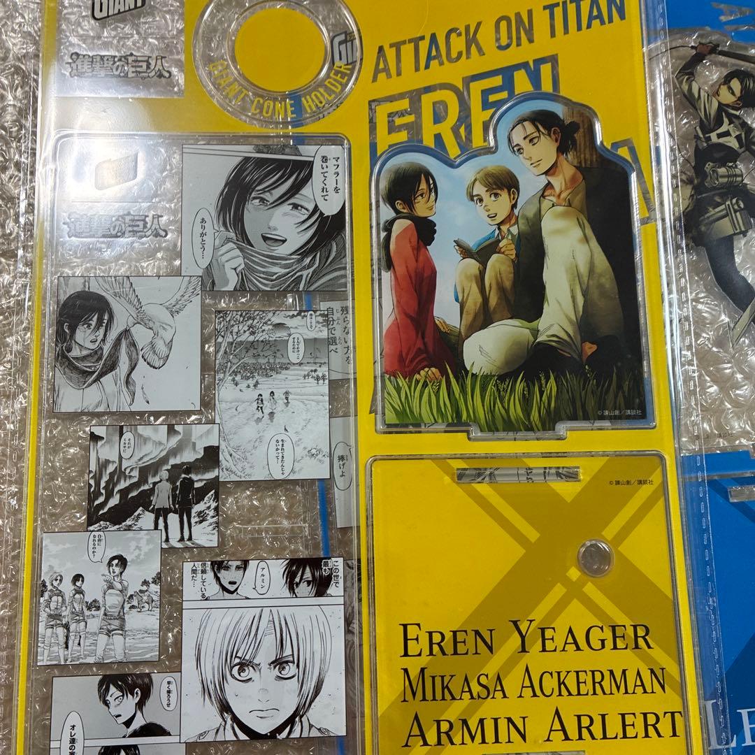 ジャイアントコーン　進撃の巨人 サーヴェイコープス アクリルスタンド①