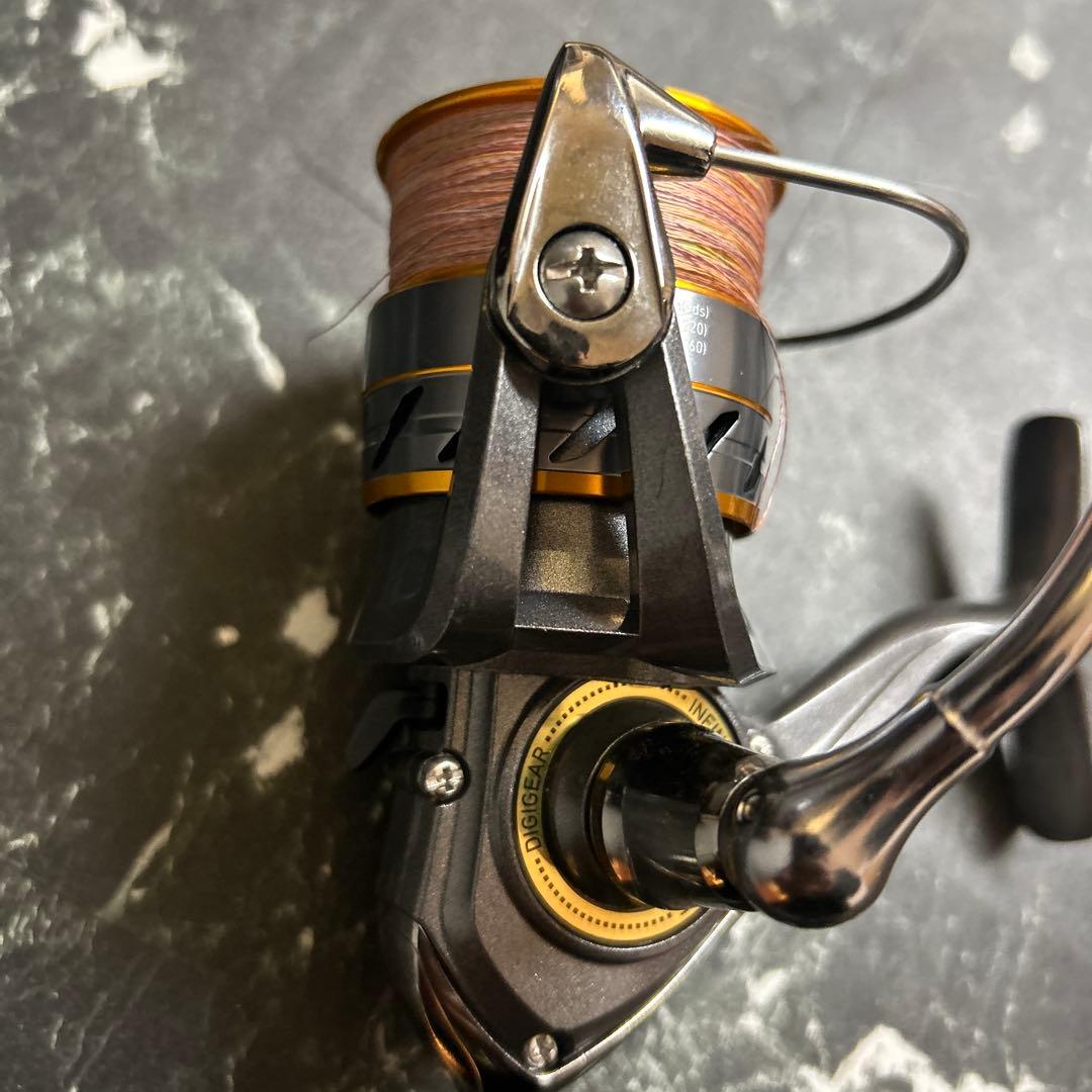 WORLD SPIN CF 3000 スピニングリール