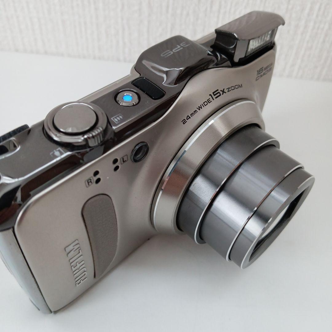 FUJIFILM FinePix F550EXR デジタルカメラ