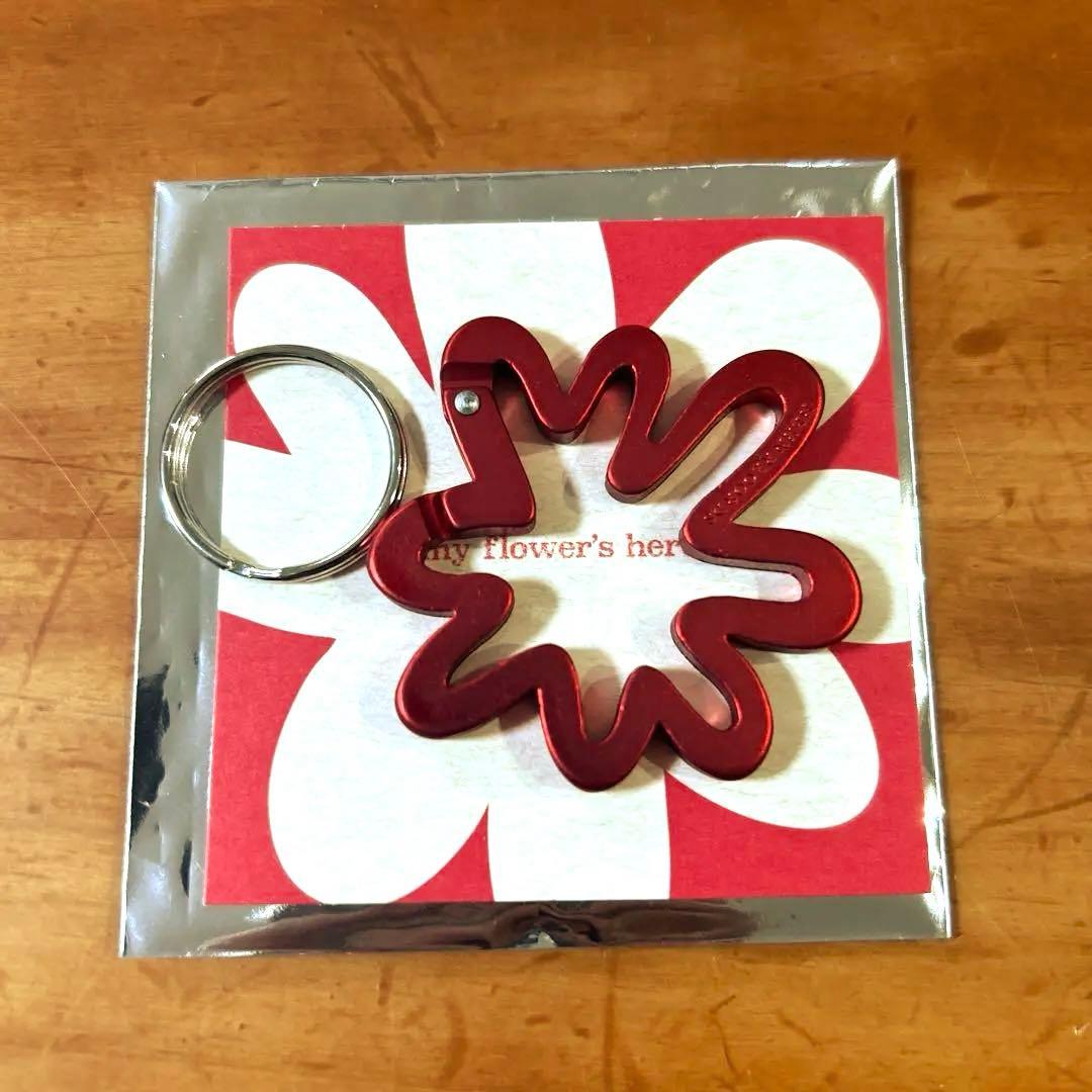 藤井風 カラビナ 花 赤 レッド