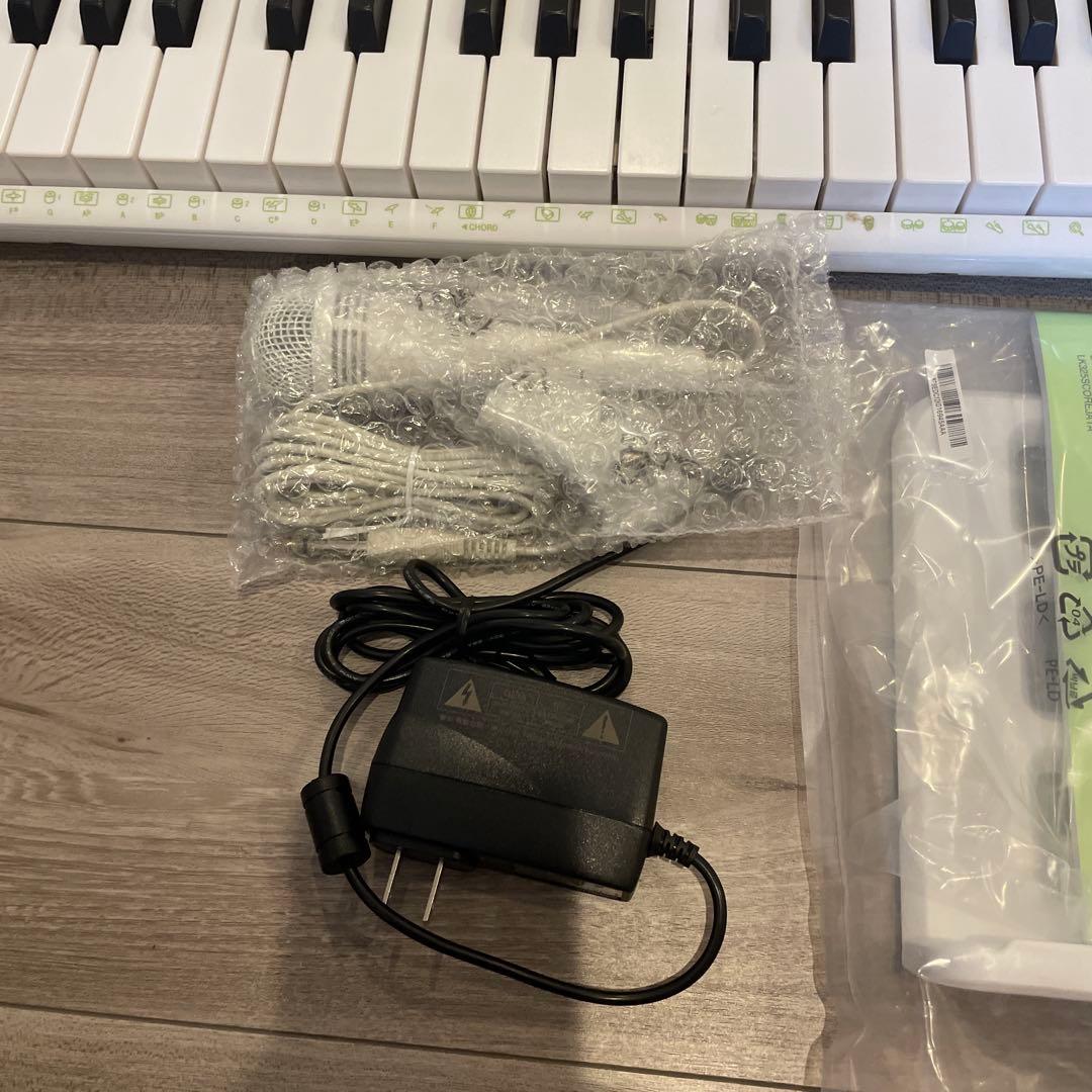 美品CASIO LK-325 ホワイトキーボード 61キー