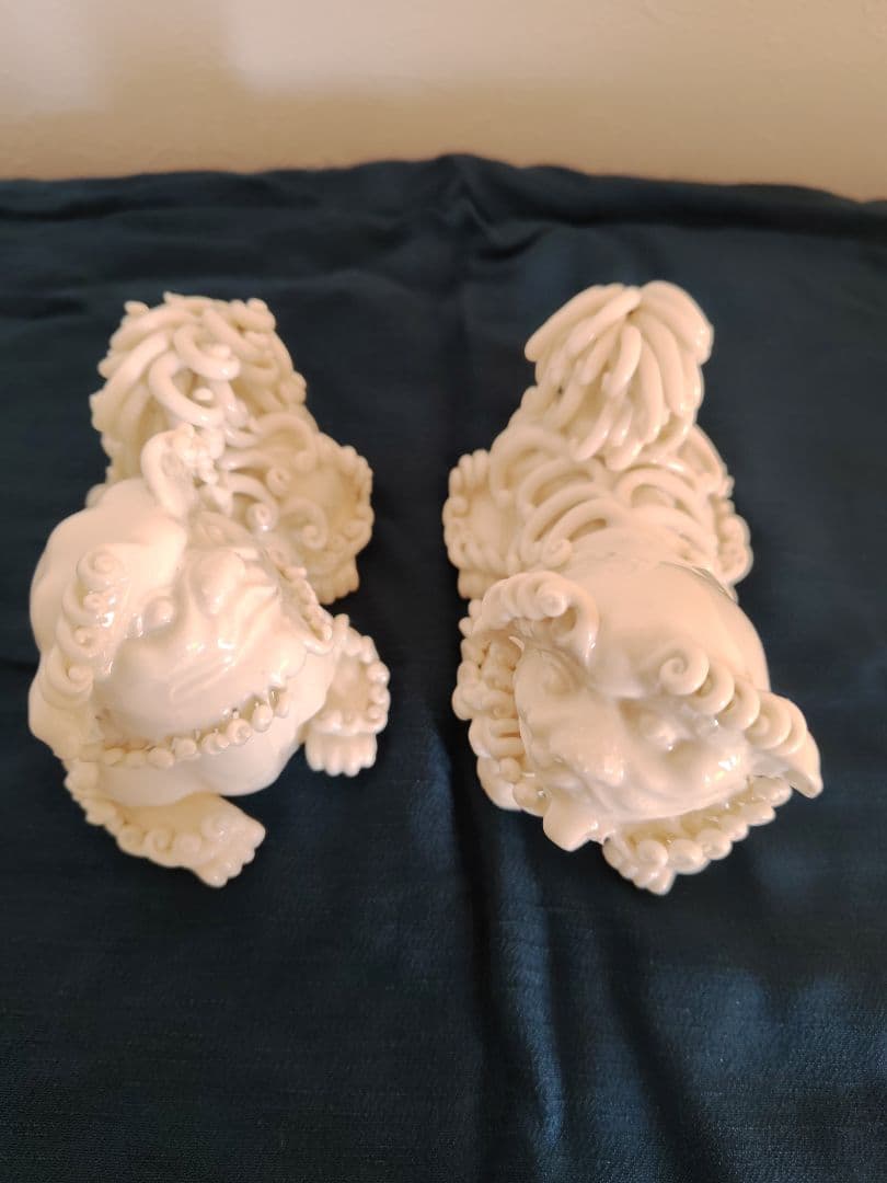 白い獅子狛犬の陶器置物セット