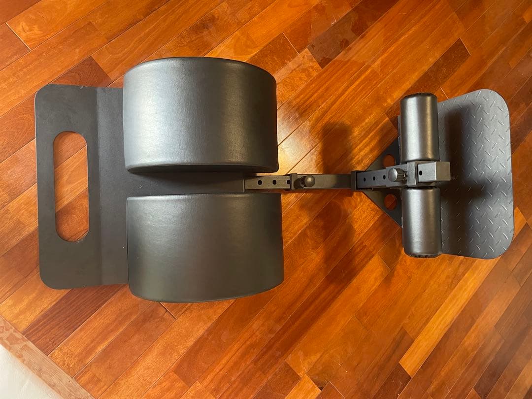 トレーニング機器　グルートハムディベロッパー　ユーズド　後ろ半分