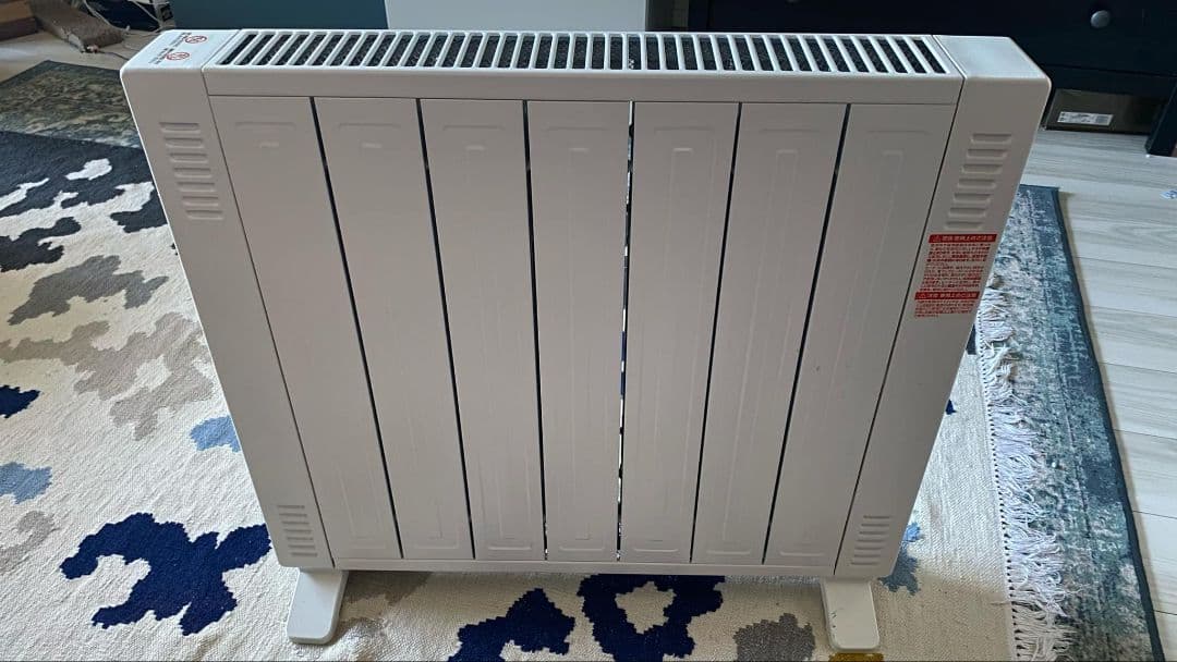 ホワイト スリムデザイン 電気ヒーター エスケイジャパ。