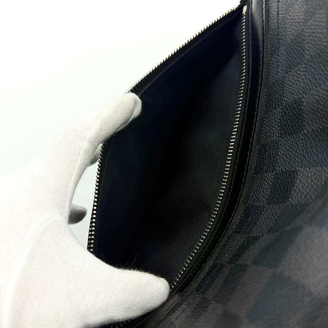 【極上品】ルイヴィトン ダミエグラフィット ダニエルMM ショルダーバッグ 黒