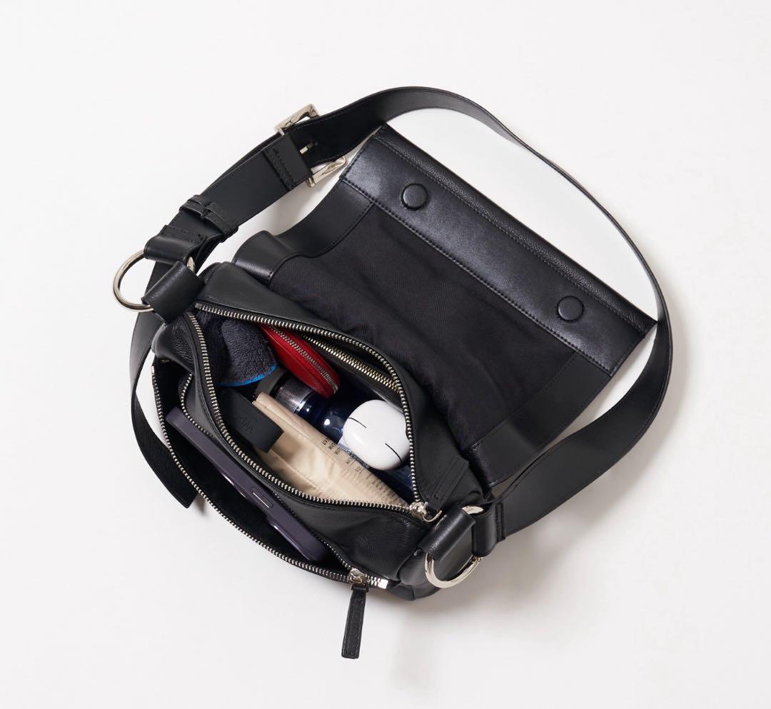 BEARDSLEY ビアズリー レザーボディバッグ