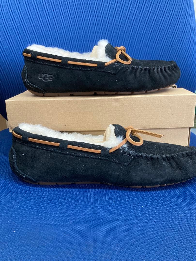 新品・未使用‼️UGG アグ ダコタ シープスキン モカシンスリッポン 5612