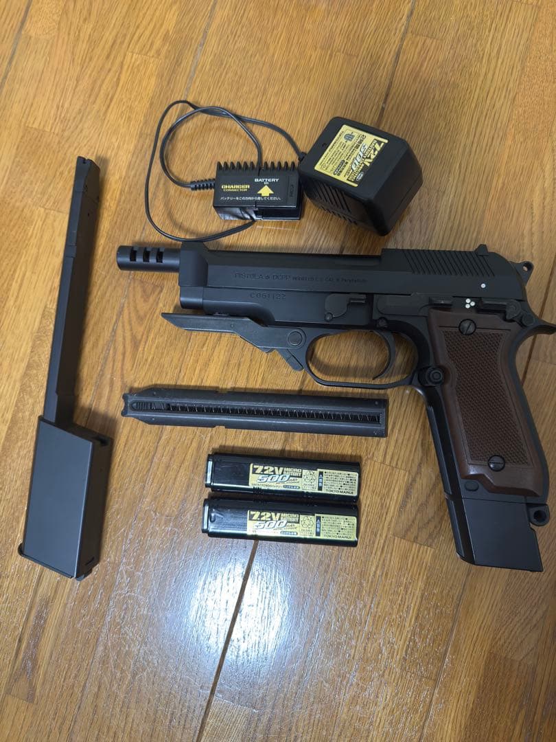 東京マルイ製　m93r電動ガン