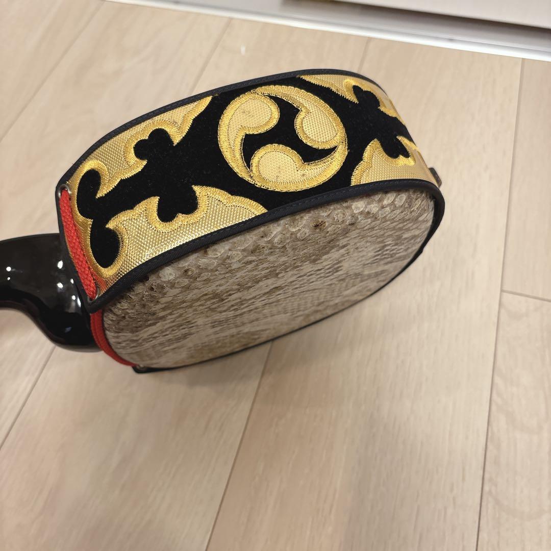 【送料込】 【美品】沖縄三線 人工皮張り 高級三線 【専用ケース付】