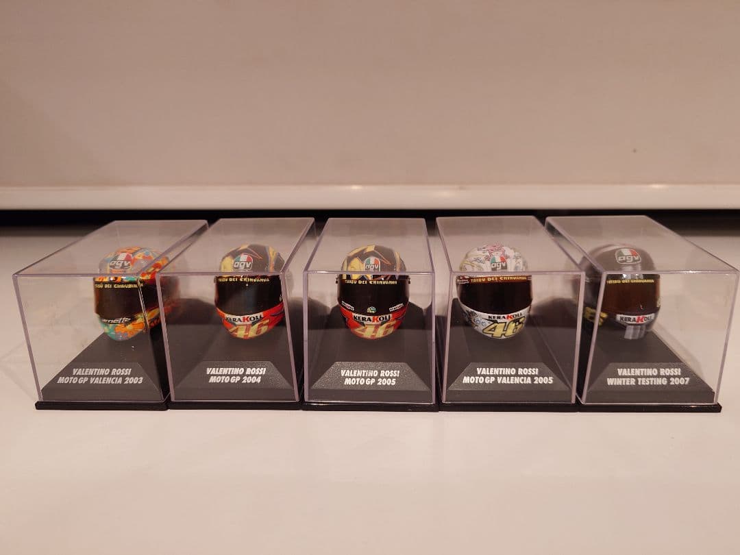 PMA ミニチャンプス 1/8 バレンティーノ・ロッシ ヘルメットコレクション