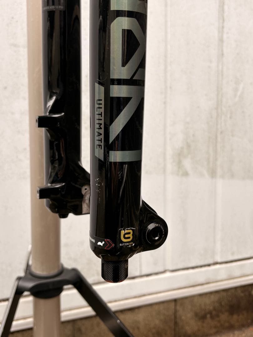 RockShox LyrikUltimate 27.5 160mm フロントサス