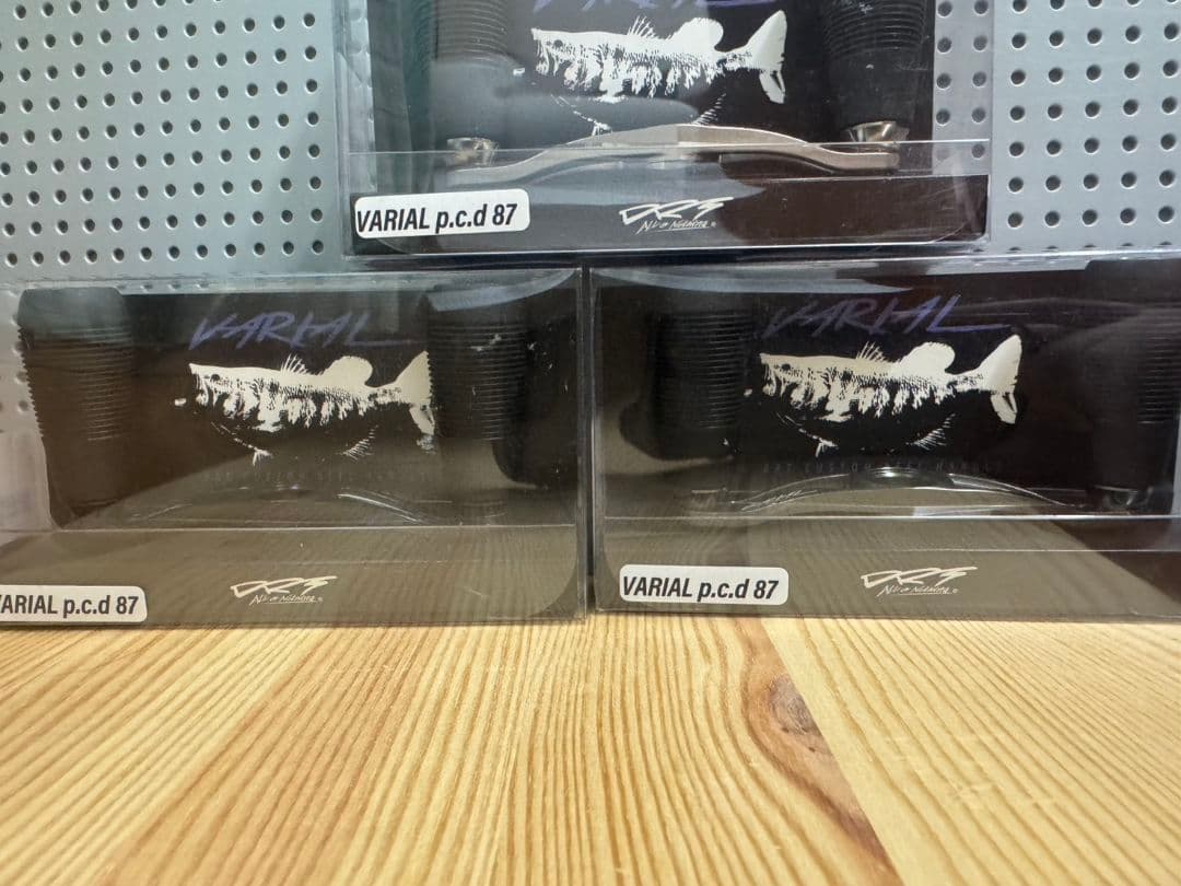 ＤＲＴ VARIAL p.c.d 87 シルバー・ガンメタ・ブラック バリアル
