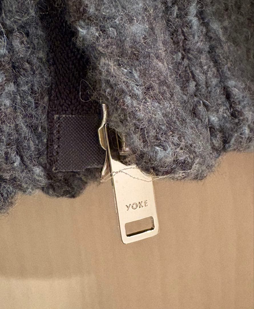 Yoke カーディガン　3G BACK ZIP RIB CREW NECK