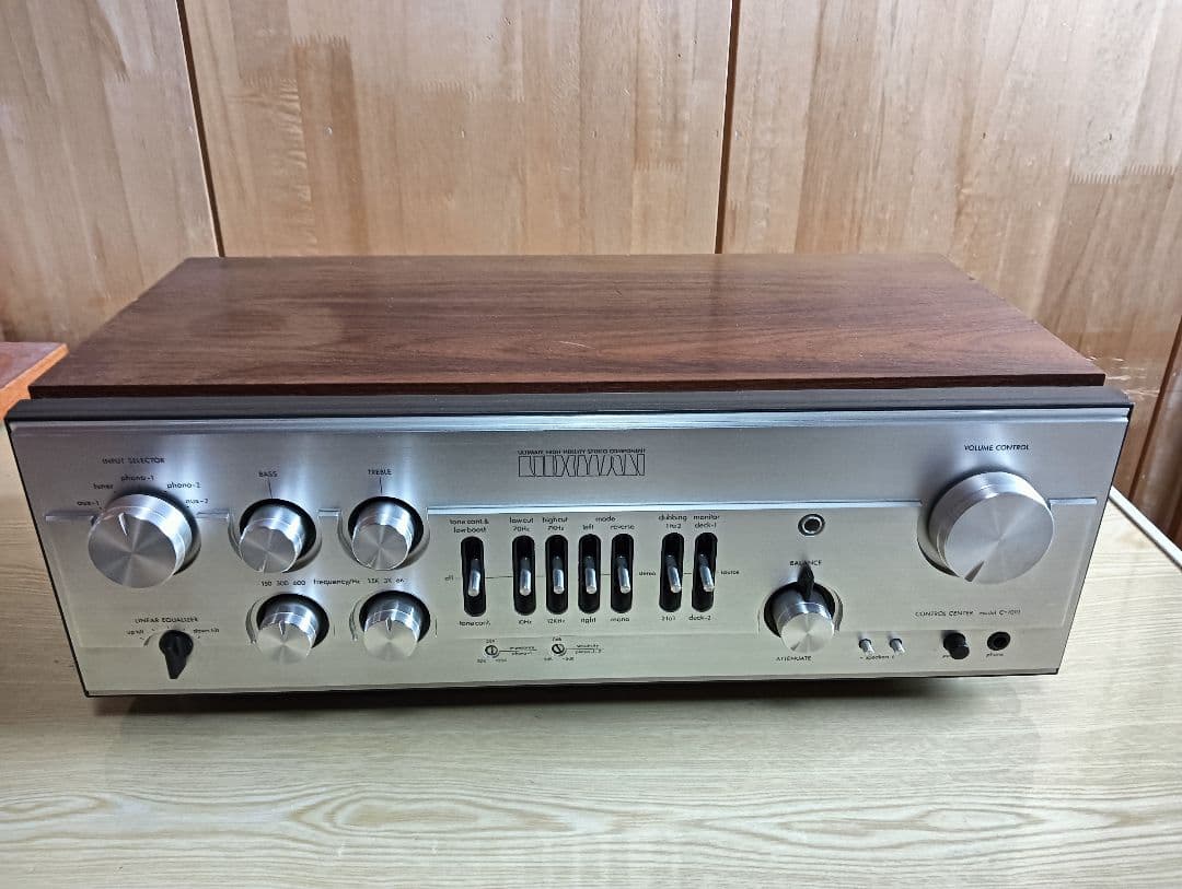 【動作品】LUXMANコントロールアンプ C-1010 ラックスマンプリアンプ