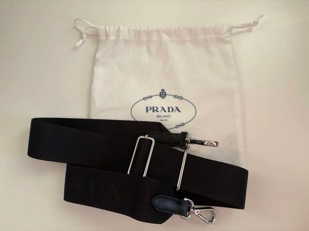 PRADA ナイロンバッグのストラップ 黒
