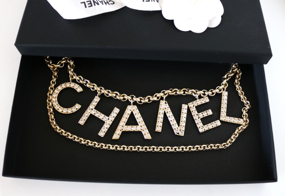 【美品】❤️CHANEL ❤️ゴールドトーンクリスタルのCCロゴチェーンベルト
