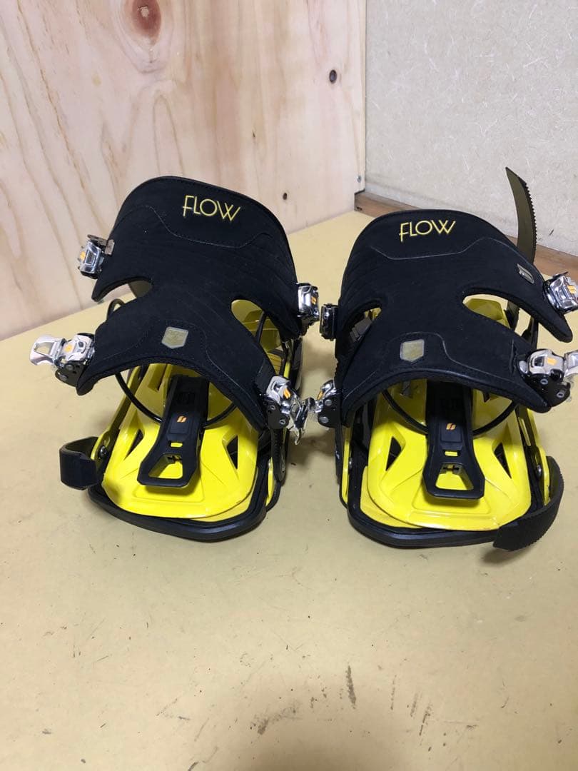 最終値引き　FLOWスノーボードビンディング