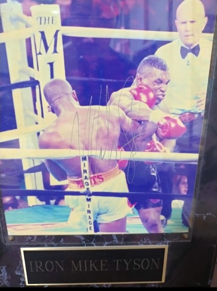 マイク・タイソン 直筆サイン入り写真 額入り認証書付き