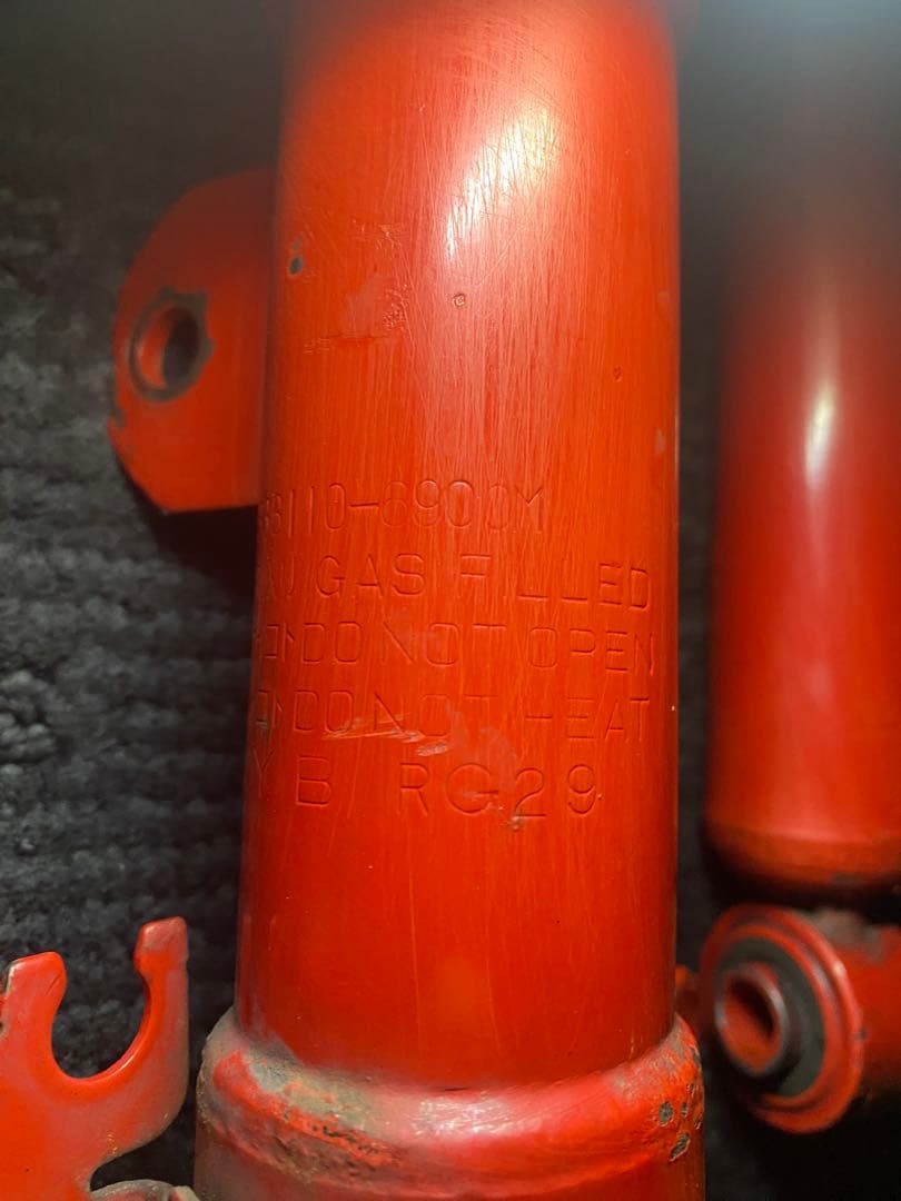 た*し様 赤いショックアブソーバーセット 524-101-6600M