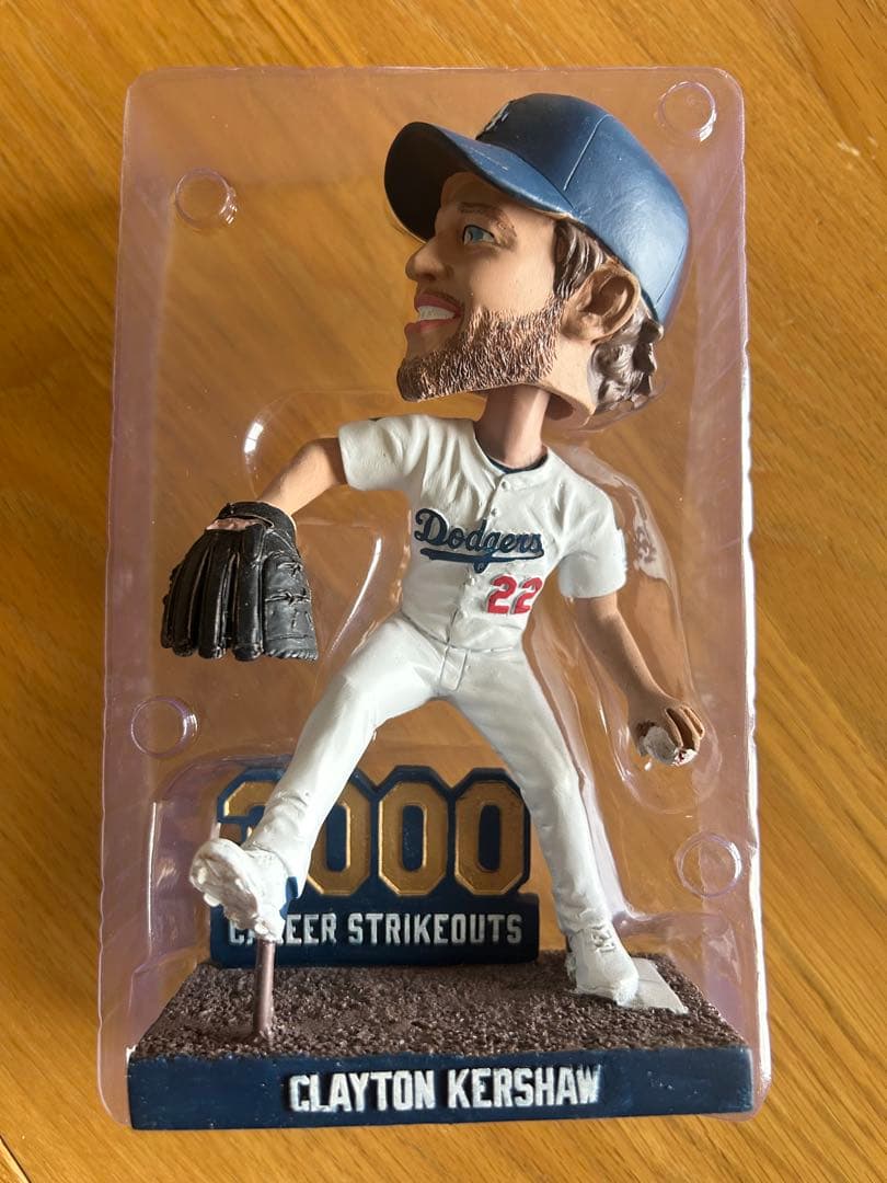 Clayton Kershaw 2000奪三振記念フィギュア②