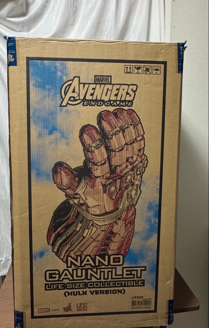 チ*ラ様 ホットトイズ　１／１スケールレプリカ　ナノ・ガントレット（ハルク版）