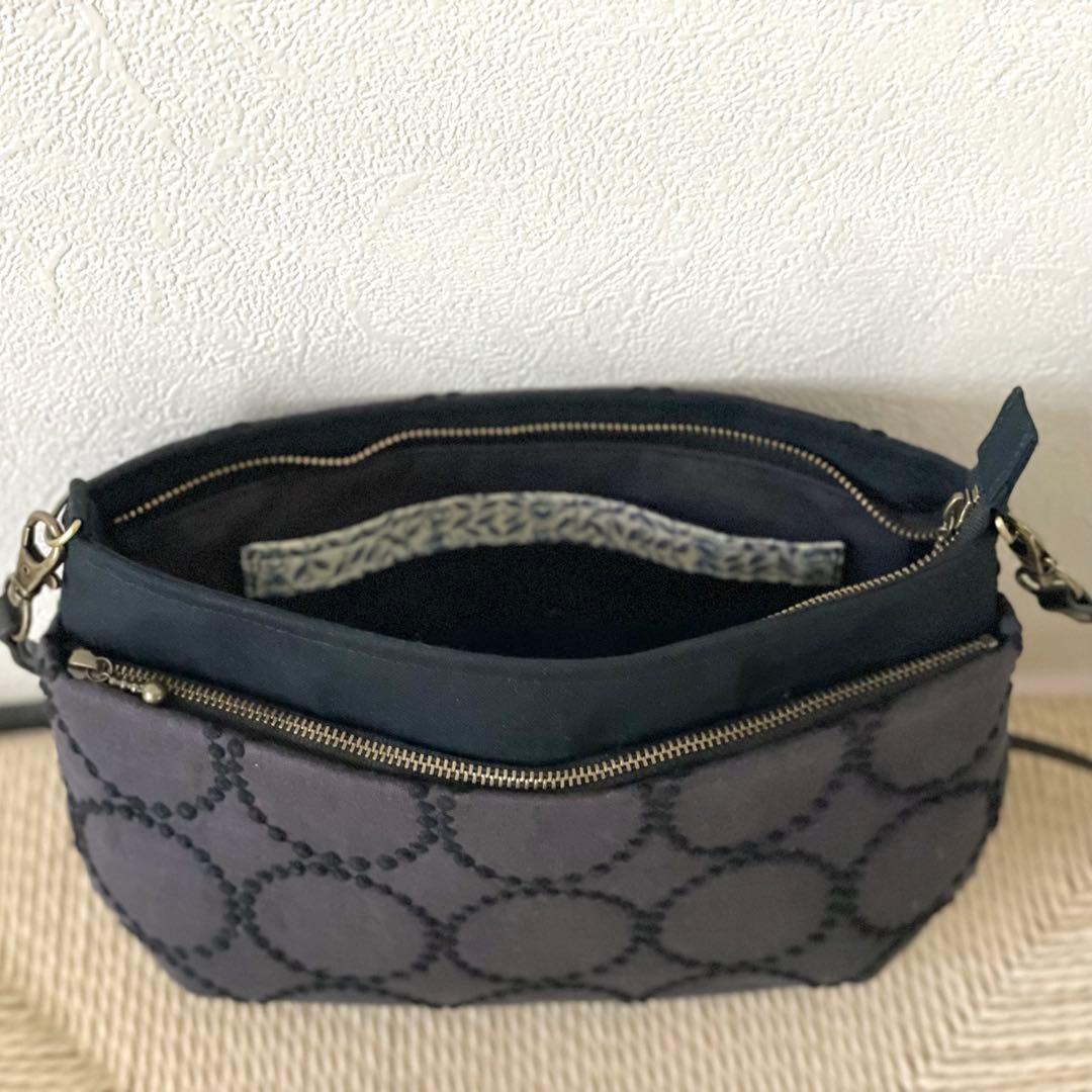 ⚮̈ミナペルホネン　tambourine charcoal ドラポケショルダー