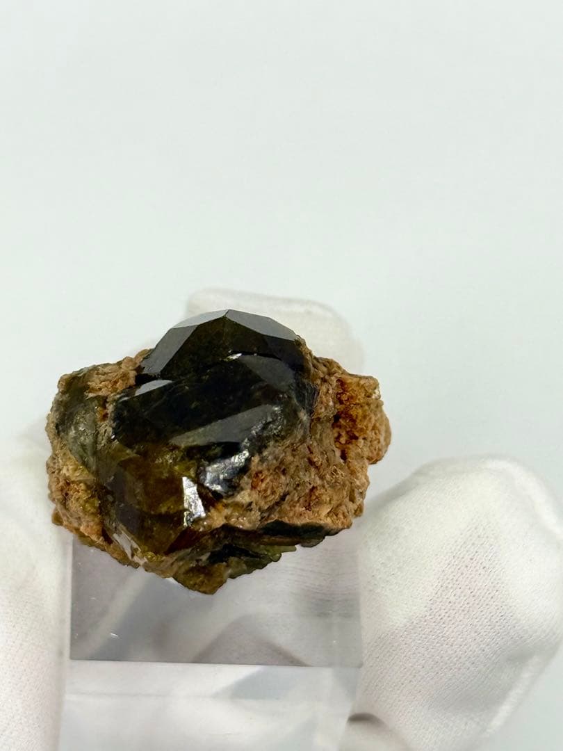 マリガーネット　灰礬柘榴石　灰鉄柘榴石　原石　鉱物標本　鉱石　ガーネット