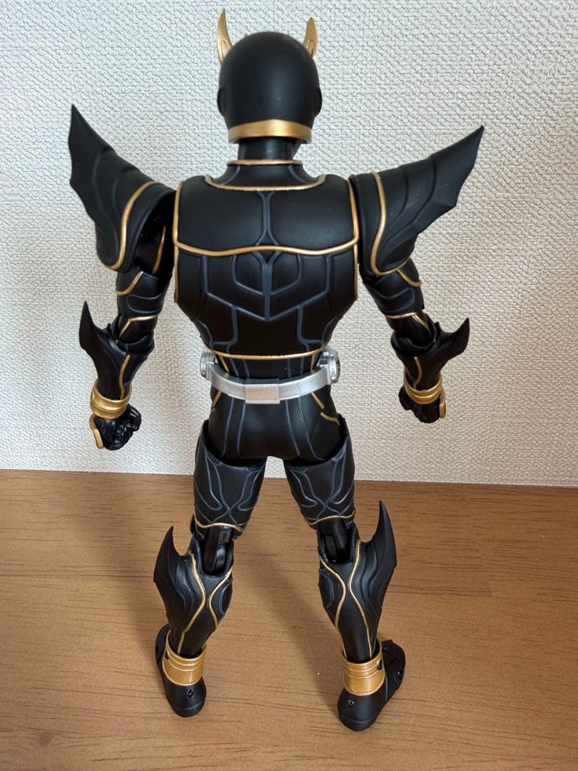 【訳あり品】真骨彫製法 仮面ライダークウガ アルティメットフォーム