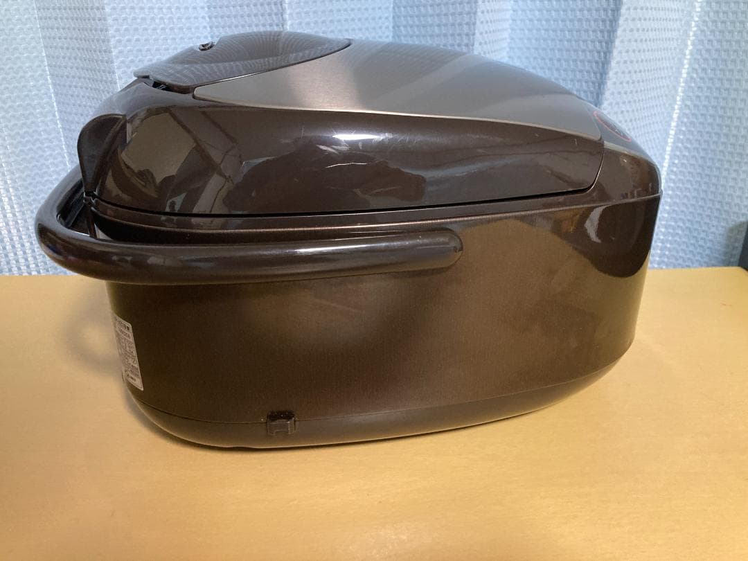 ★象印 IH炊飯ジャー 2019年製NP-VZ18 一升炊き　 極め炊き1,8L