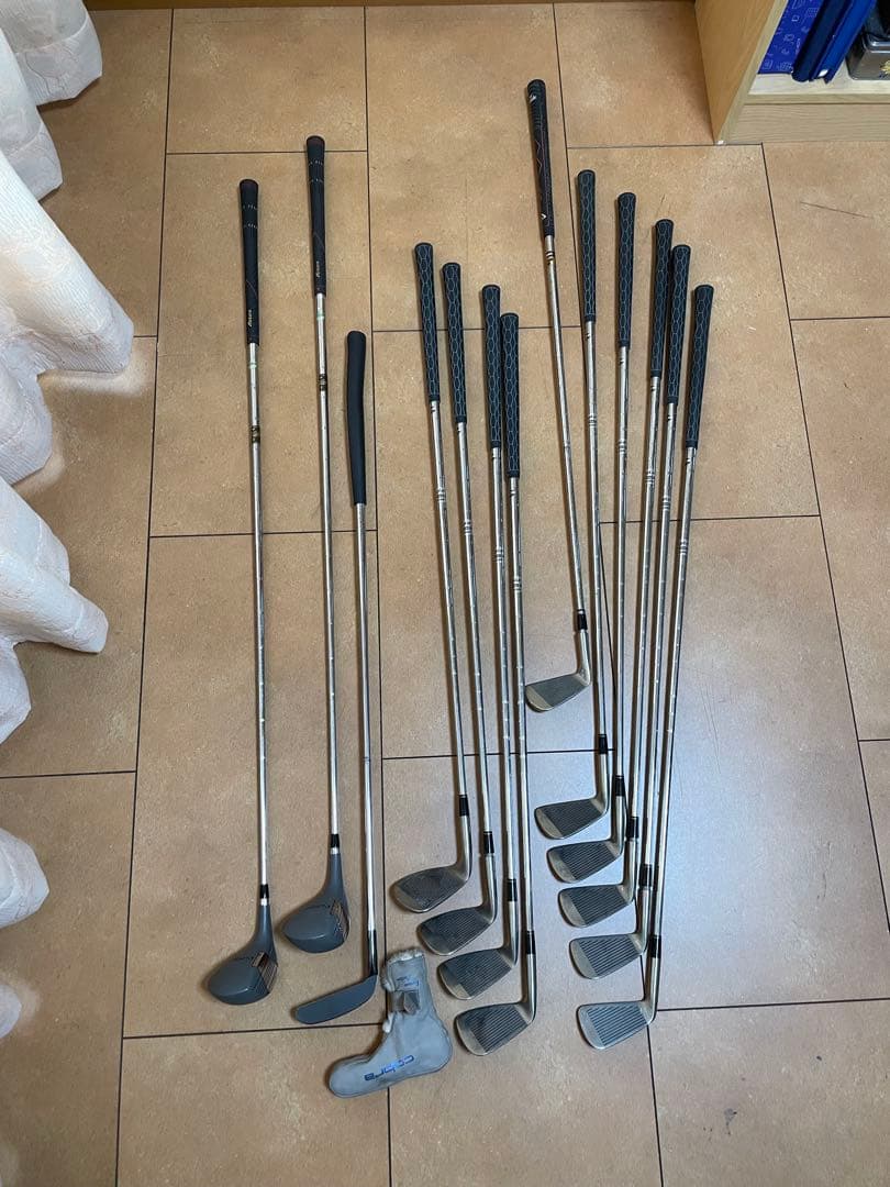 テーラーメイド　キャディバッグ　スタンド　12本セット＋7番　ゴルフセット