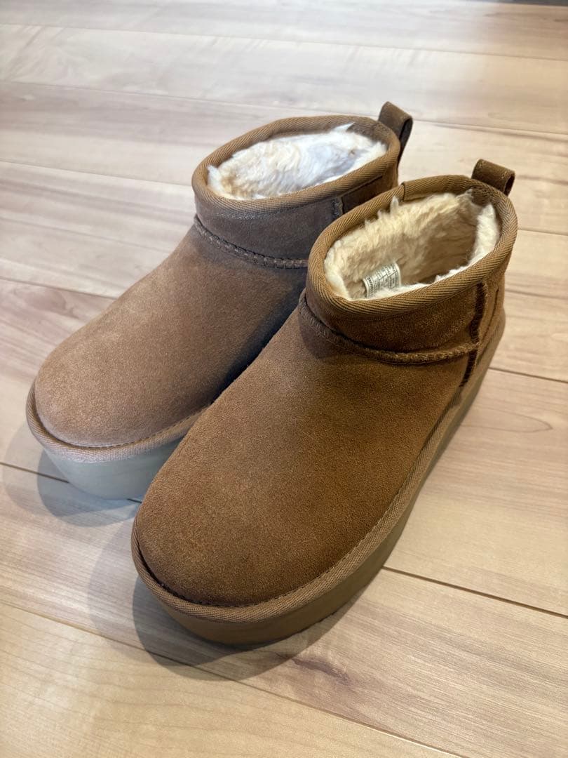 靴 UGG Classic Ultra Mini Platform 22