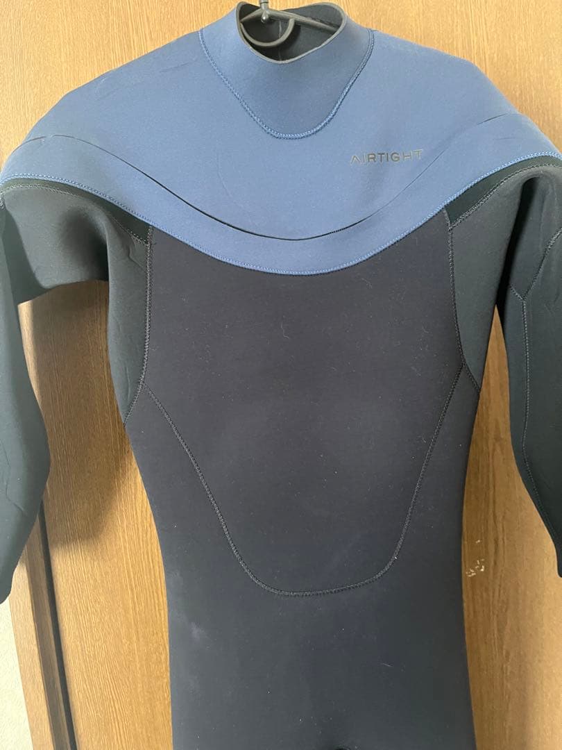 AIRTIGHT エアタイト　ウェットスーツ 黒・青 長袖