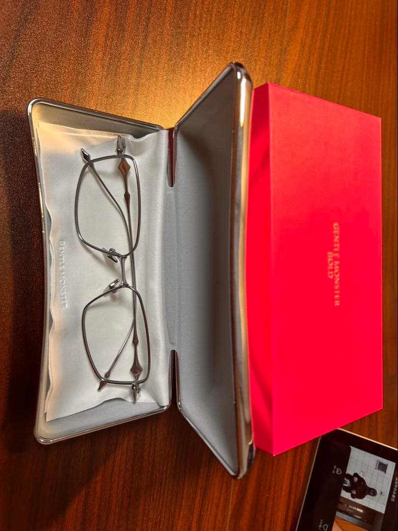 小物 Gentle monster Atomic-02