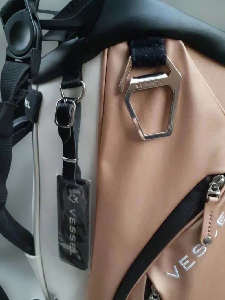 希少カラー　美品　ベゼル　キャディバッグ　VESSEL PLAYER 3.0