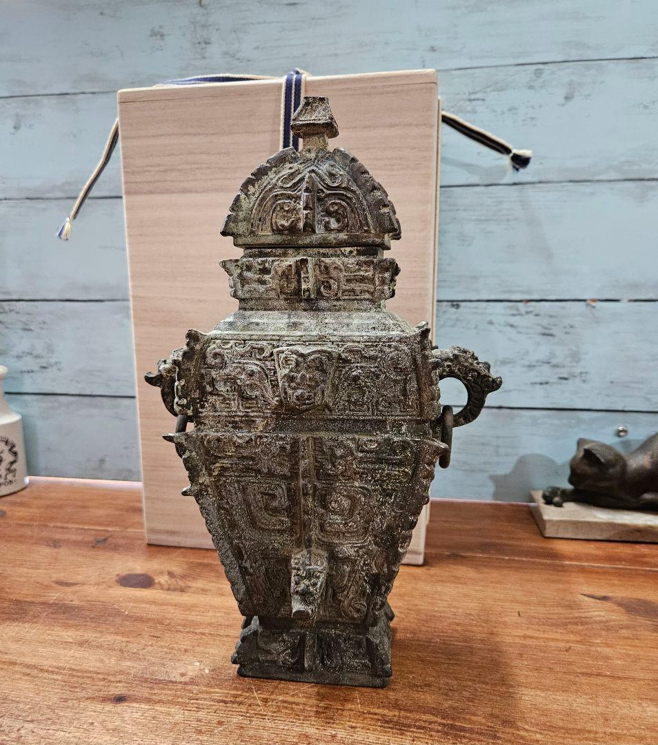 中国古銅 青銅器 環耳付き角壺 在銘 置物 オブジェ 中国古美術 時代物 壷