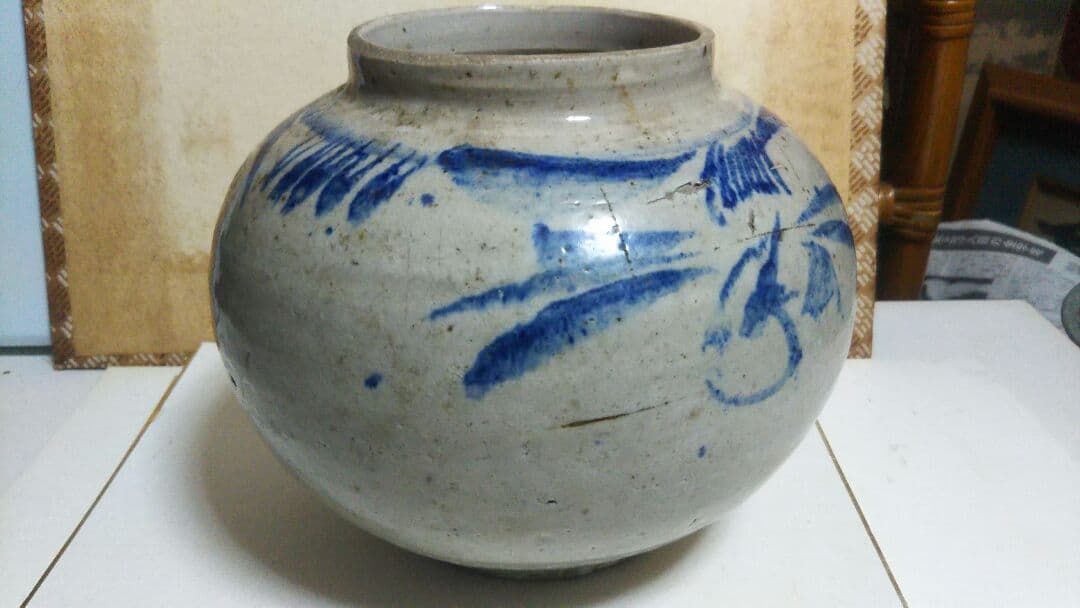 李朝染付け壷李朝初期です