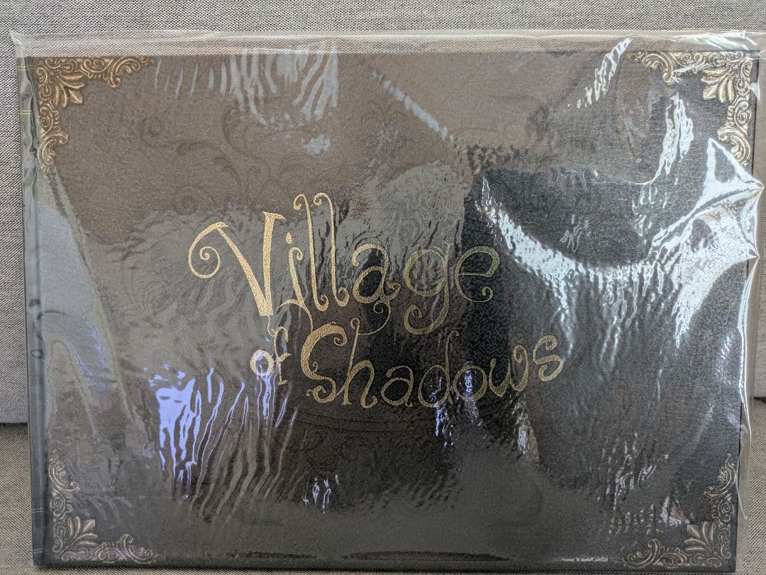 希少品 バイオハザード　ヴィレッジ　ミニチュアセット＆アートブック