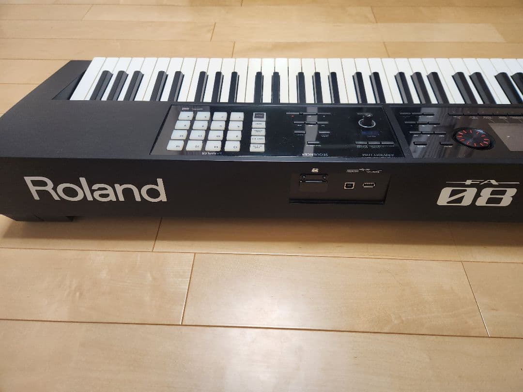 訳あり　Roland FA-08 88鍵 シンセサイザー ケース付　ローランド
