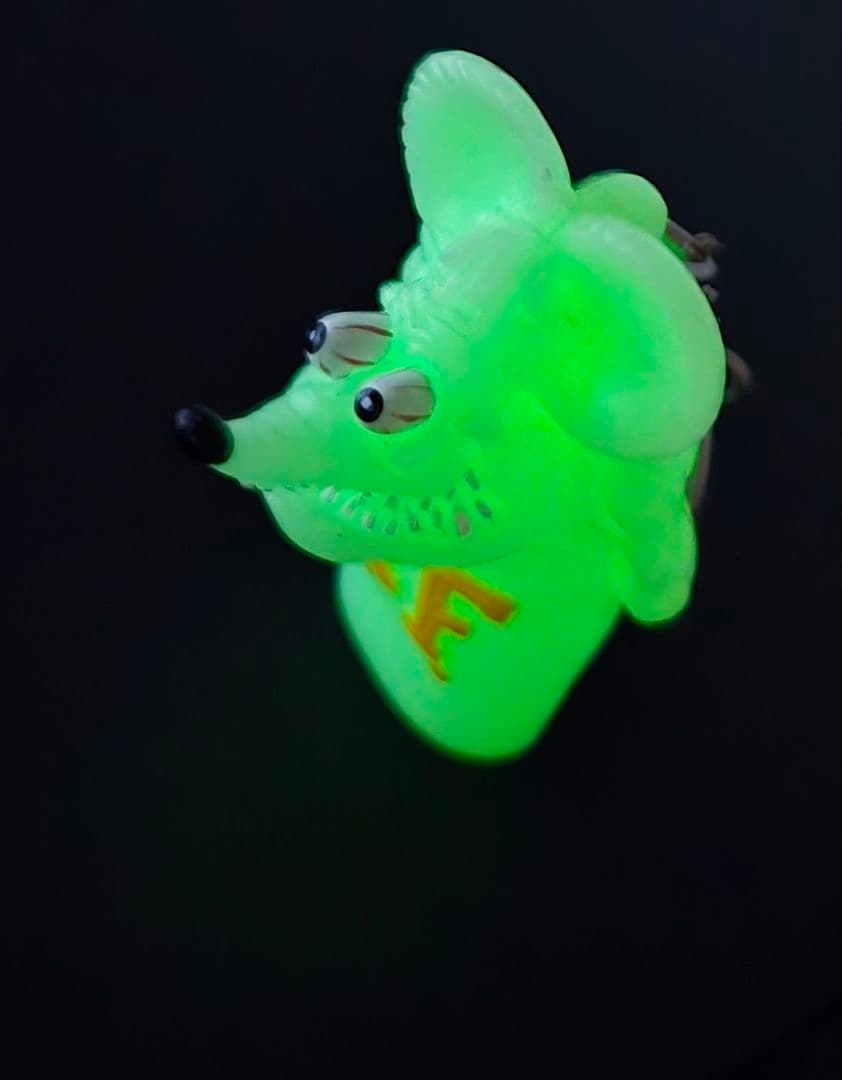 ラットフィンク ライターキャップ キーホルダー 畜光タイプ１体