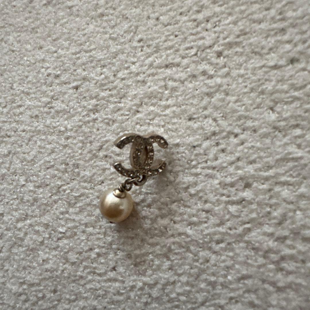今月中までの出品にします！CHANEL CCロゴパールピアス(片耳用)