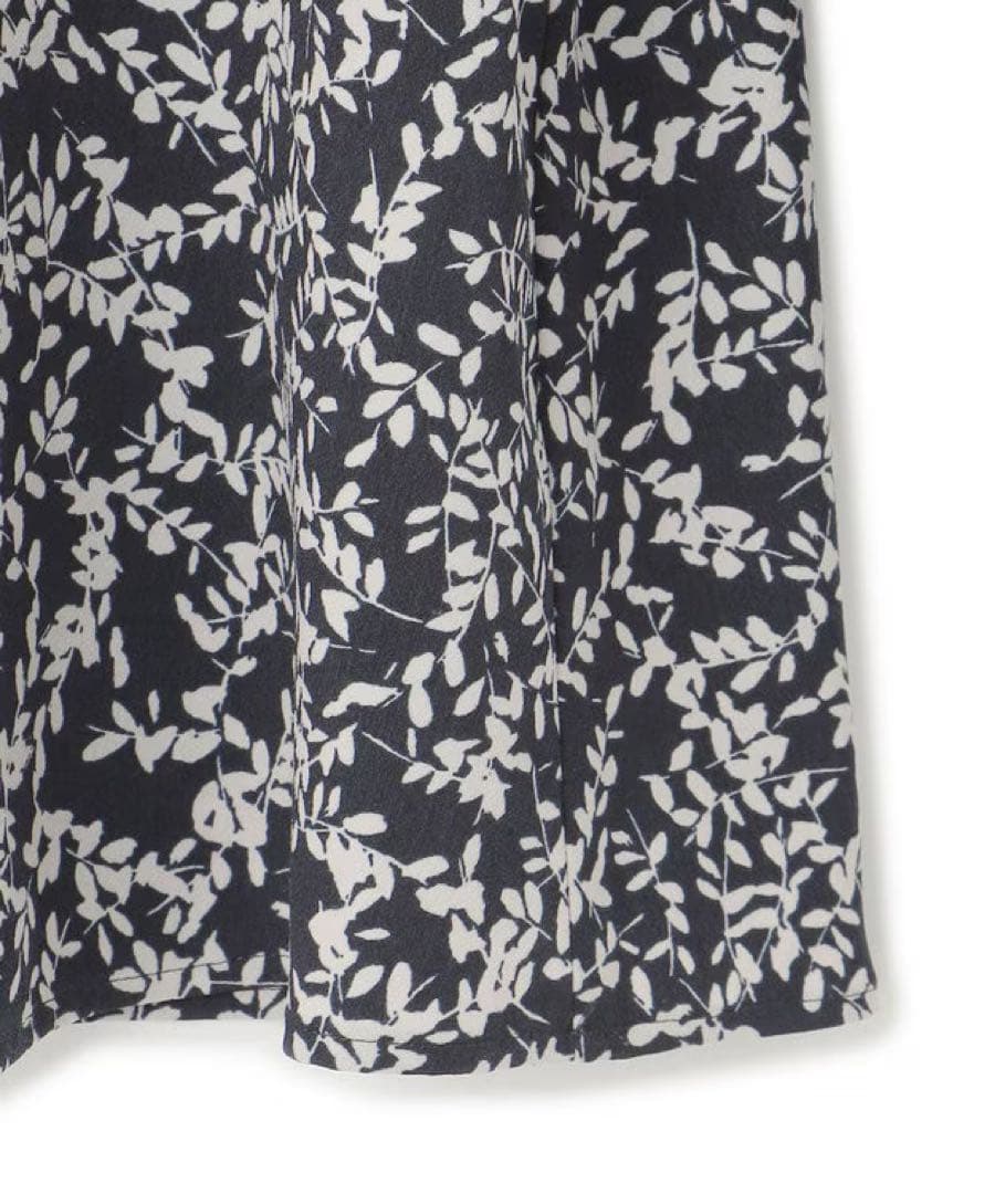 2025SS 完売品　23区　【洗える】シャドーリーフ プリント ブラウス