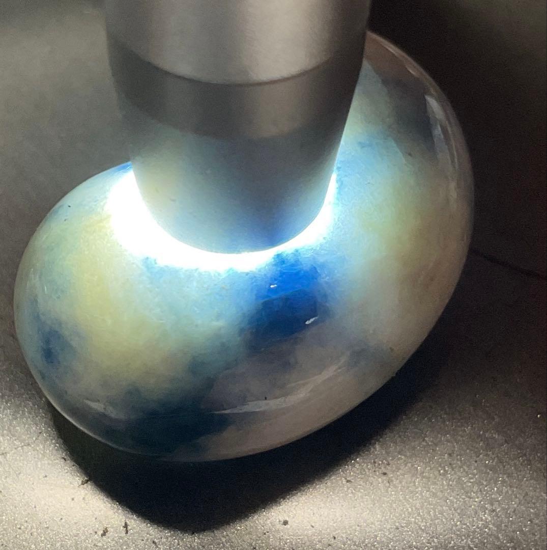 ［濃い青色　高透過］入りコン沢翡翠勾玉14g 糸魚川　ヒスイ　ひすい